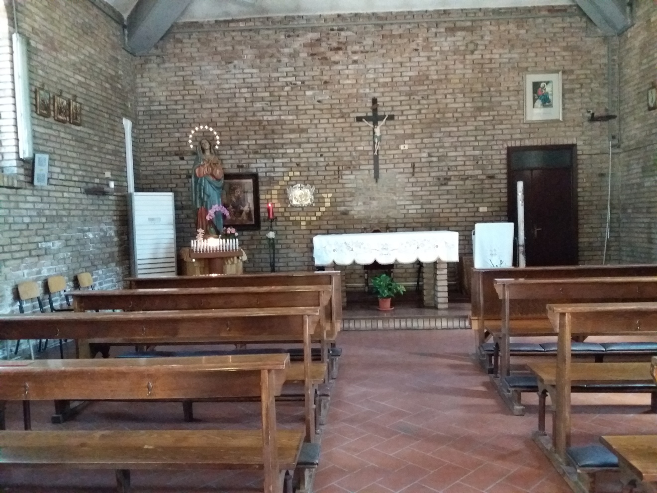 Interno della chiesetta dei Sette Dolori